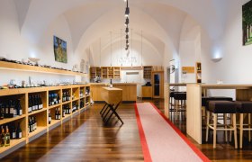 Schlossvinothek Jedenspeigen, &copy; Schwarz-K&ouml;nig / Sinzinger